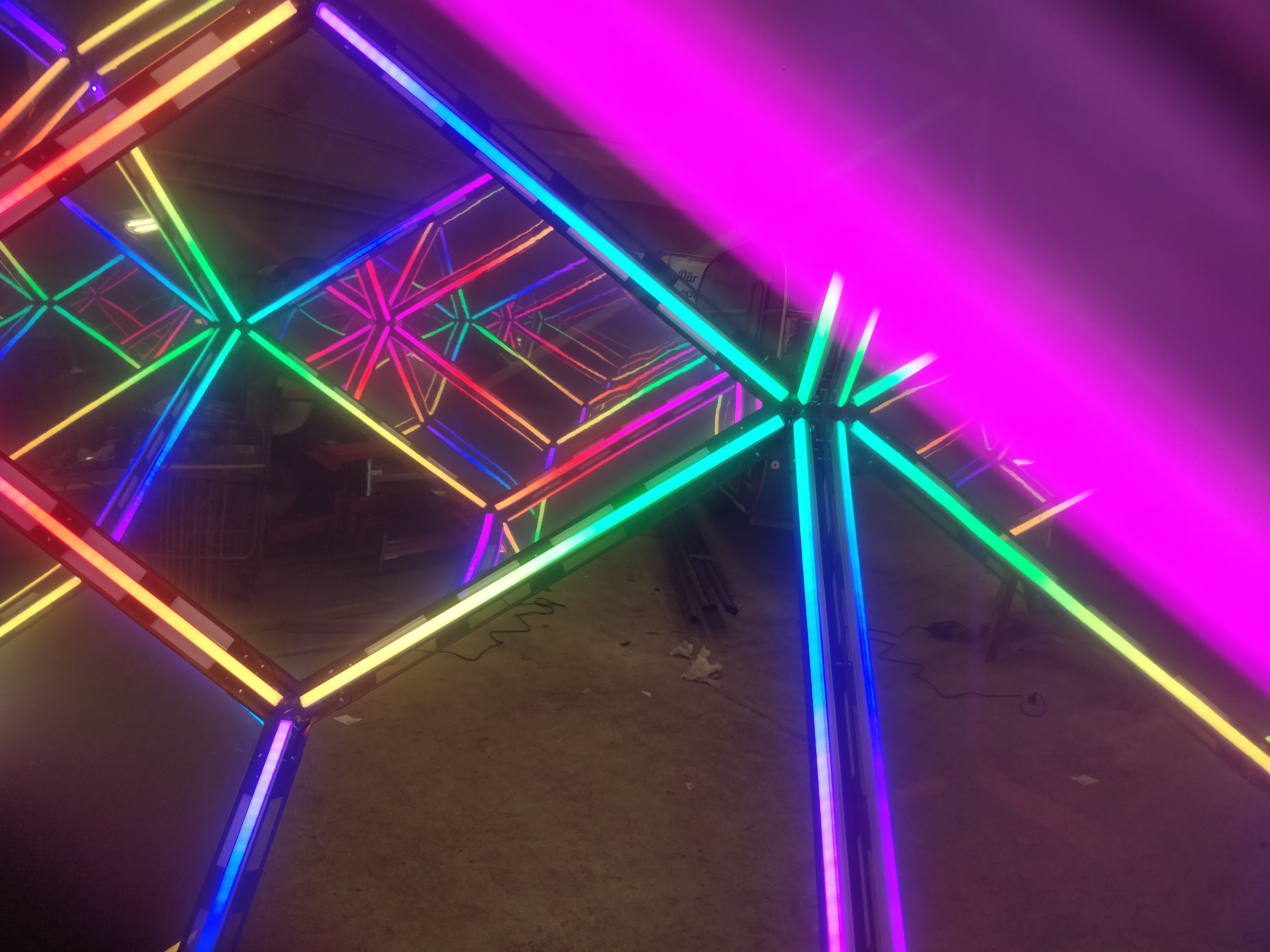 Ljusinstallation till Norrköping Light Festival, framtagen av civilingenjörsstudenter vid Elektronikdesign, Campus Norrköping.